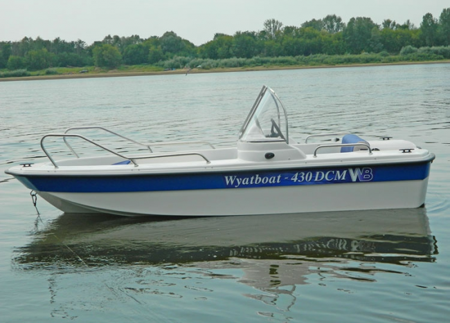 Wyatboat-430DCM (тримаран)